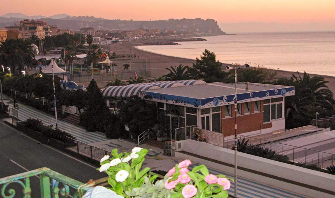 Apartamento House By The Sea Albissola Marina Exterior foto