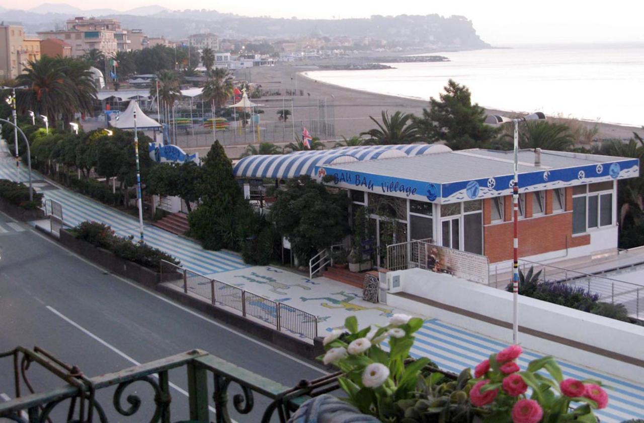 Apartamento House By The Sea Albissola Marina Exterior foto